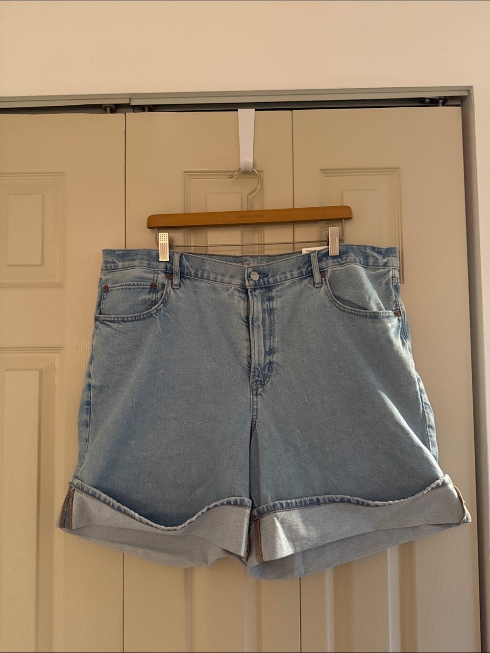 American Eagle Outfitters Light Wash Cuffed Denim Shorts